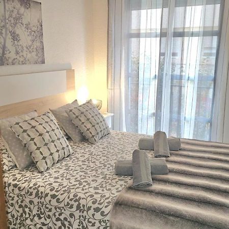 Ideal Holiday Apartment One Bedroom City Center Málaga Esterno foto