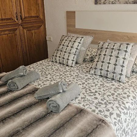 Ideal Holiday Apartment One Bedroom City Center Málaga Esterno foto