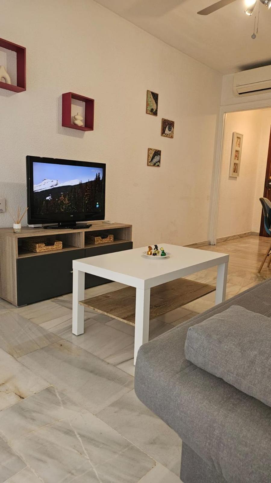 Ideal Holiday Apartment One Bedroom City Center Málaga Esterno foto