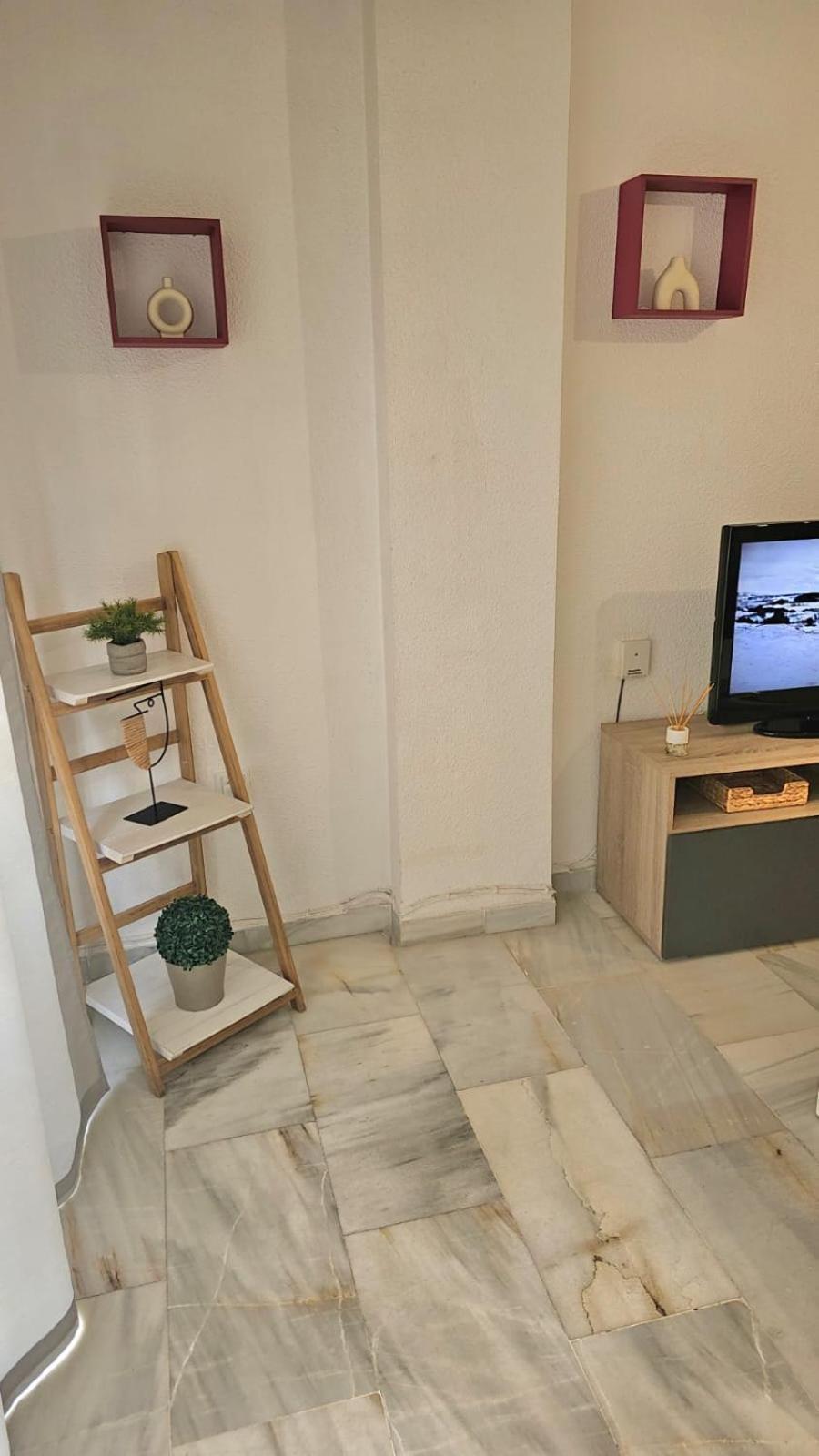 Ideal Holiday Apartment One Bedroom City Center Málaga Esterno foto